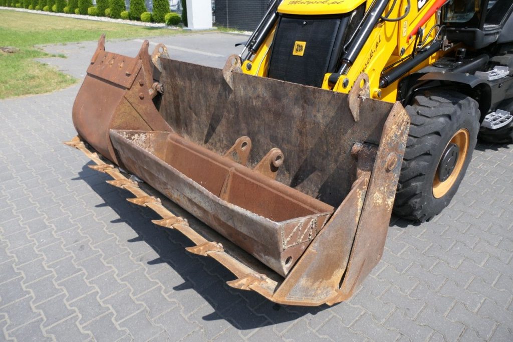 JCB 3CX Backhoe Loader Clima - 5172 hours